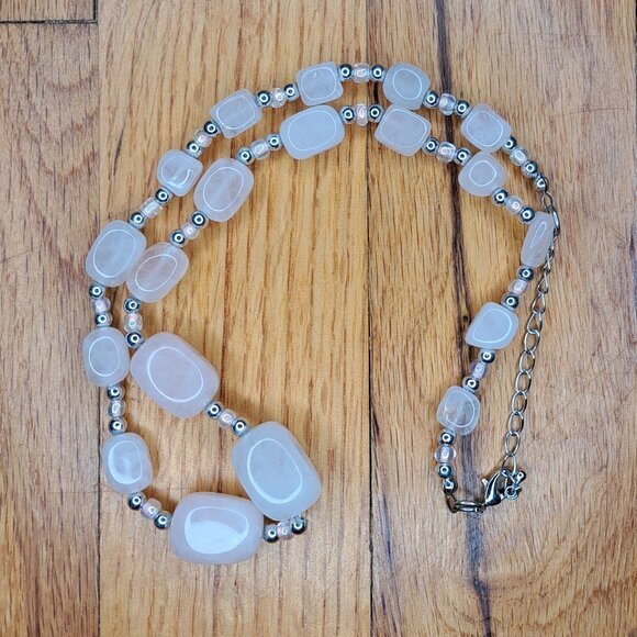 Light Pink Stones and Iridescent Beaded Necklace 💗 - Picture 4 of 6
